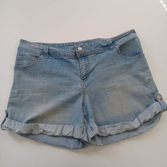 Lane Bryant Pants - Lane Bryant Cuffed Shorts Womens Sz 20 Denim Jean Light Wash Vacation Beach